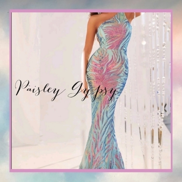 HOLOGRAPHIC PREMIUM BRAND AND QUALITY MERMAIDCORE SEQUINED MAXI DRESS - Picture 6 of 14
